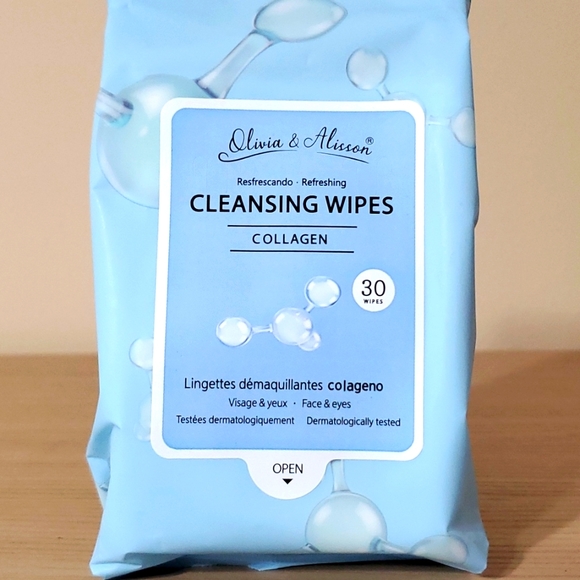 Bundle 9/$12 Make-up removal wipes - Picture 2 of 3
